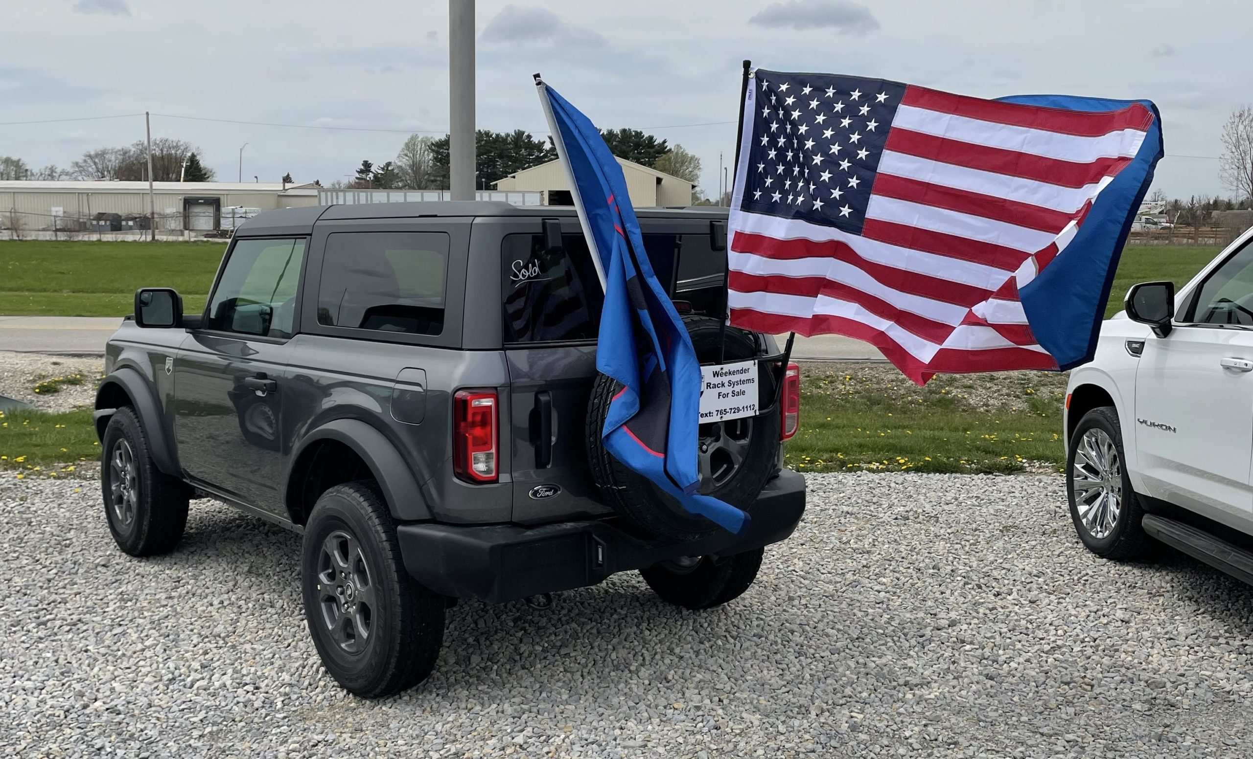 vehicle flag mount